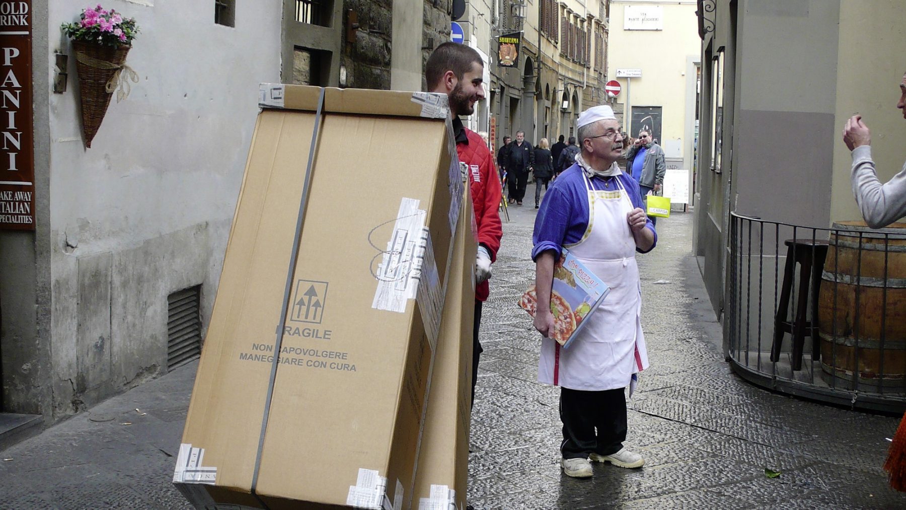 Siena, Straßenszene, Männer, Diskutieren