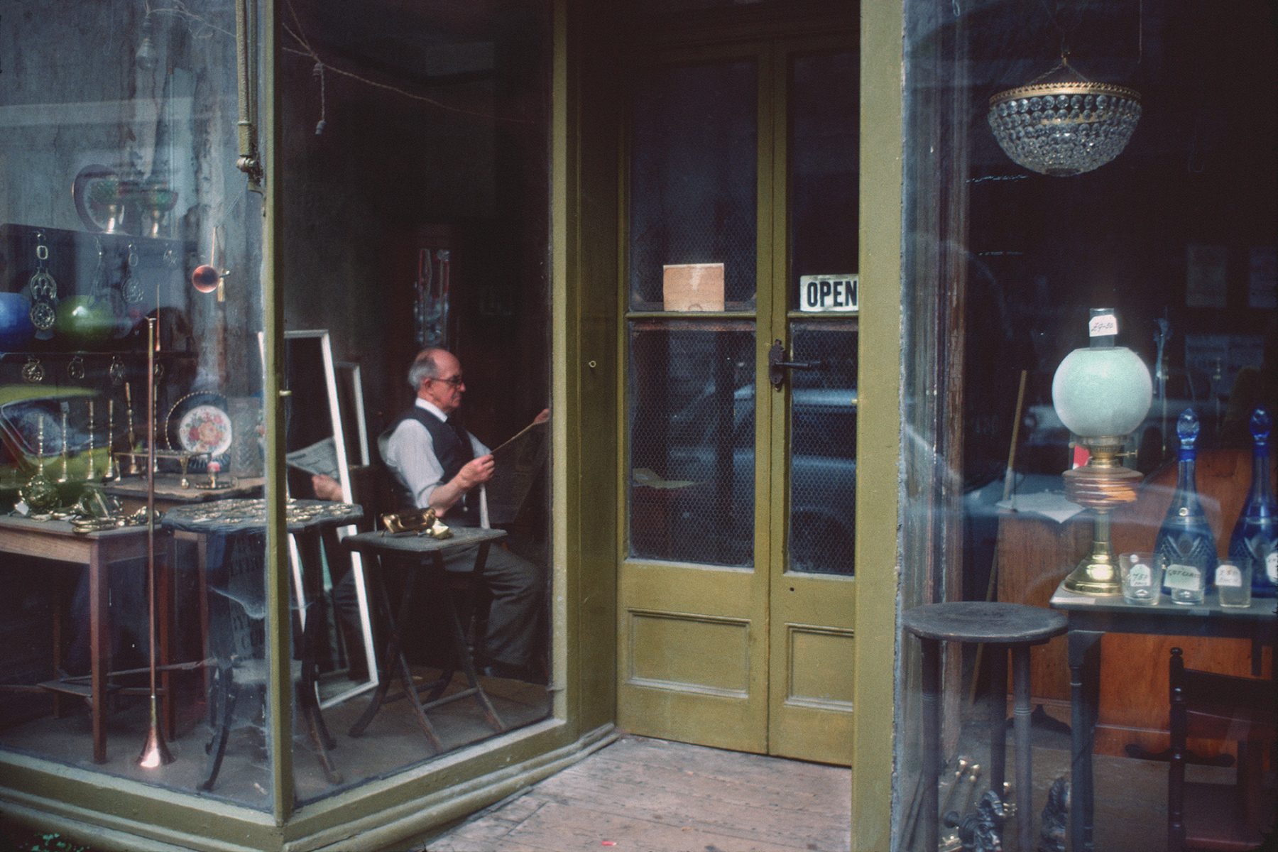 England, Antiquariat, Schaufenster